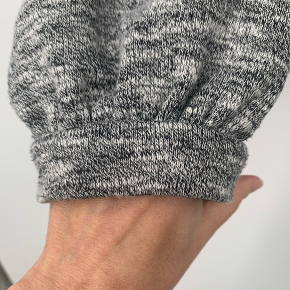 Madewell Balloon Sleeved Gray Sweater Size XL - Picture 4 of 7